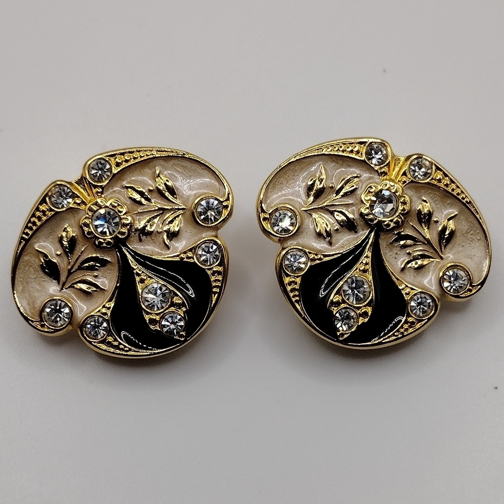 Exquisite Vintage Clip Earrings